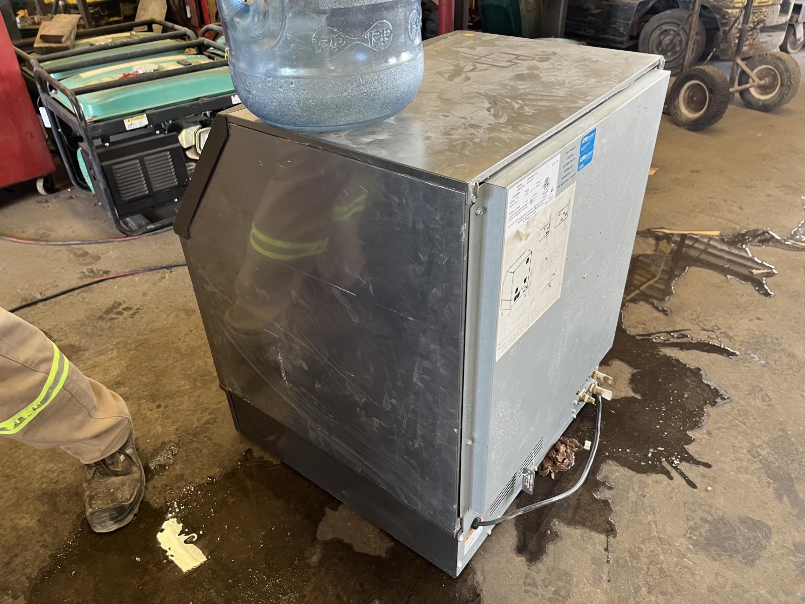 ./imagenes/INVOICE/2019/17911/MAQUINA PARA HACER HIELO MANITOWOC UY0140W-161B (5).JPG